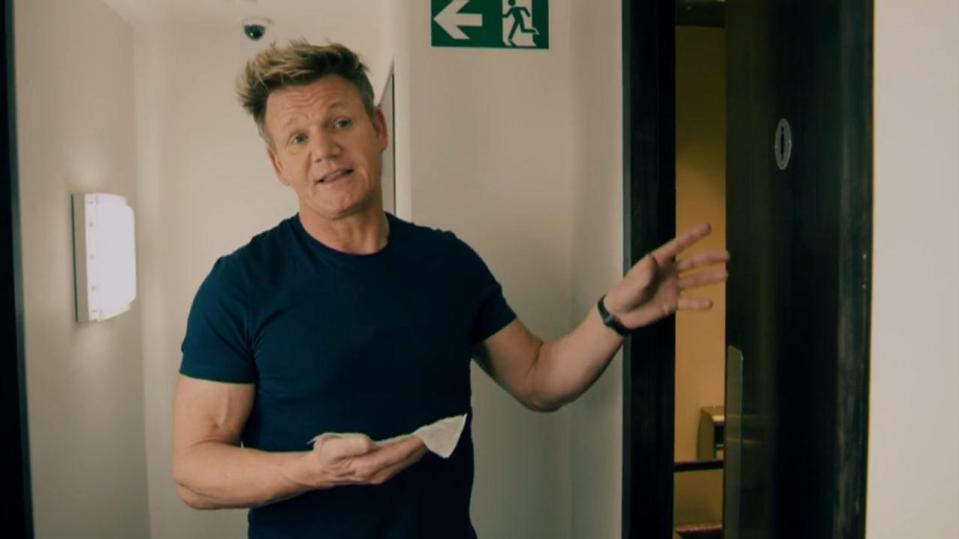  Wipe the seat . . . Ramsay swabbing his own staff toilets