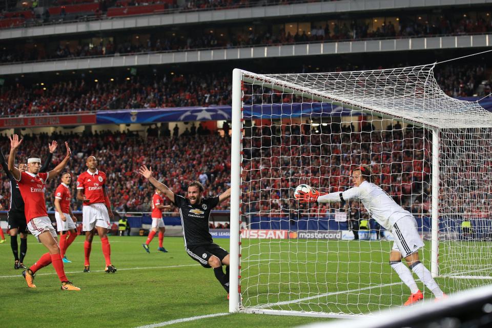 Benfica goalkeeper Mile Svilar takes Marcus Rashford's effort behind line