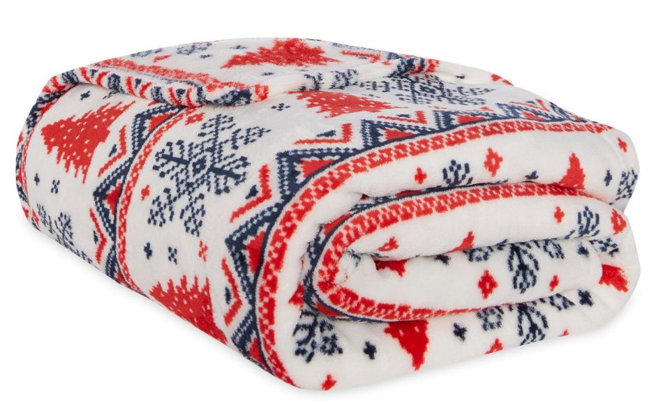  Snuggle up with this furry red and blue throw for just £4