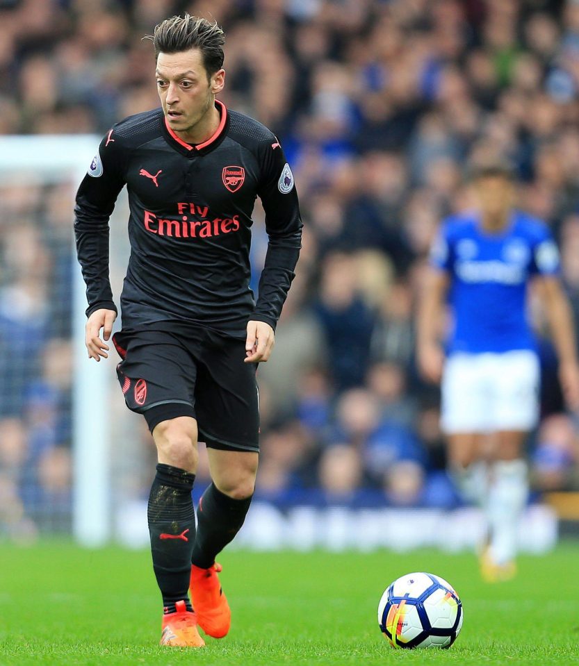  Keeping Mesut Ozil despite his contract running down shows that Arsenal are putting football before finances, according to Gunners chief Ivan Gazidis