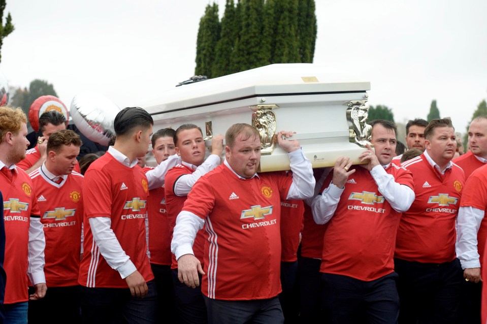 Tragic Tom Doherty’s family carry his coffin to his final resting place in Surrey this afternoon