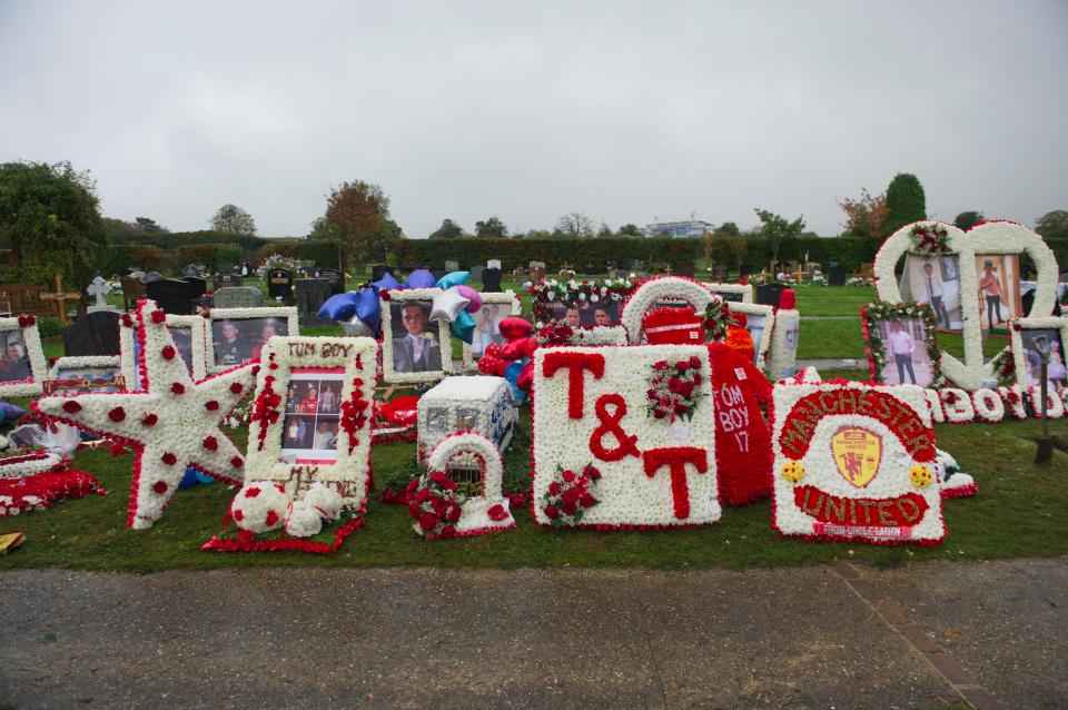  The incredible wreaths at the young man's funeral included Manchester United's crest and pictures of the fallen boxer