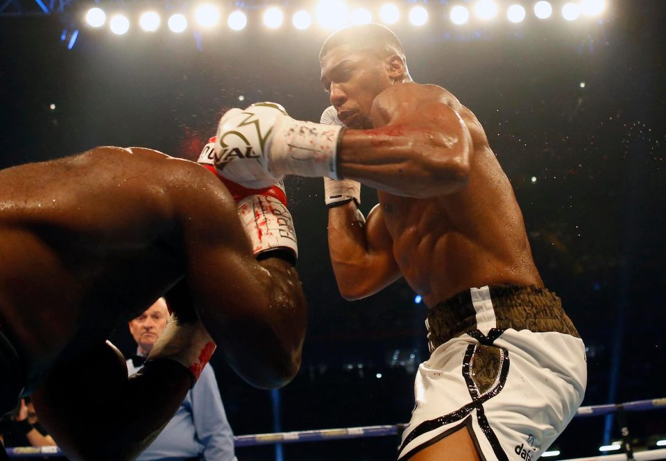  Carlos Takam refused to down until the 10th despite taking some punishment