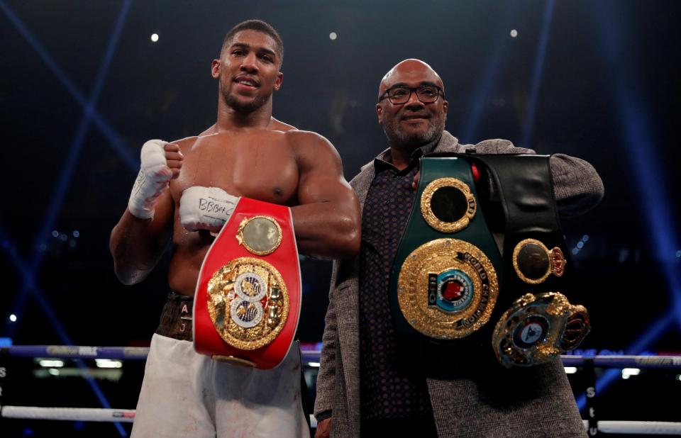  Anthony Joshua's dad Robert gets in on the action