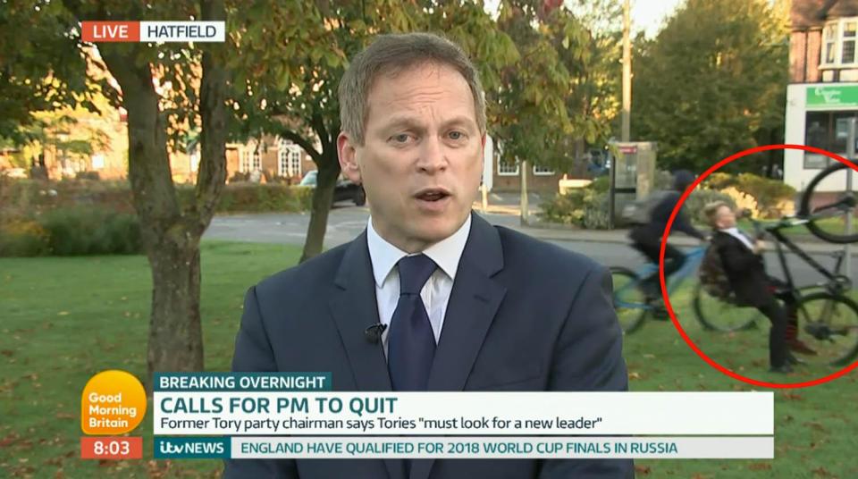  It was never going to end well... for Mr Shapps or boy on the bike