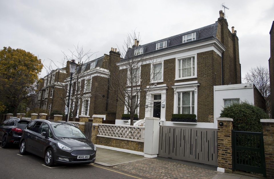  Simon's home in London where the incident occurred