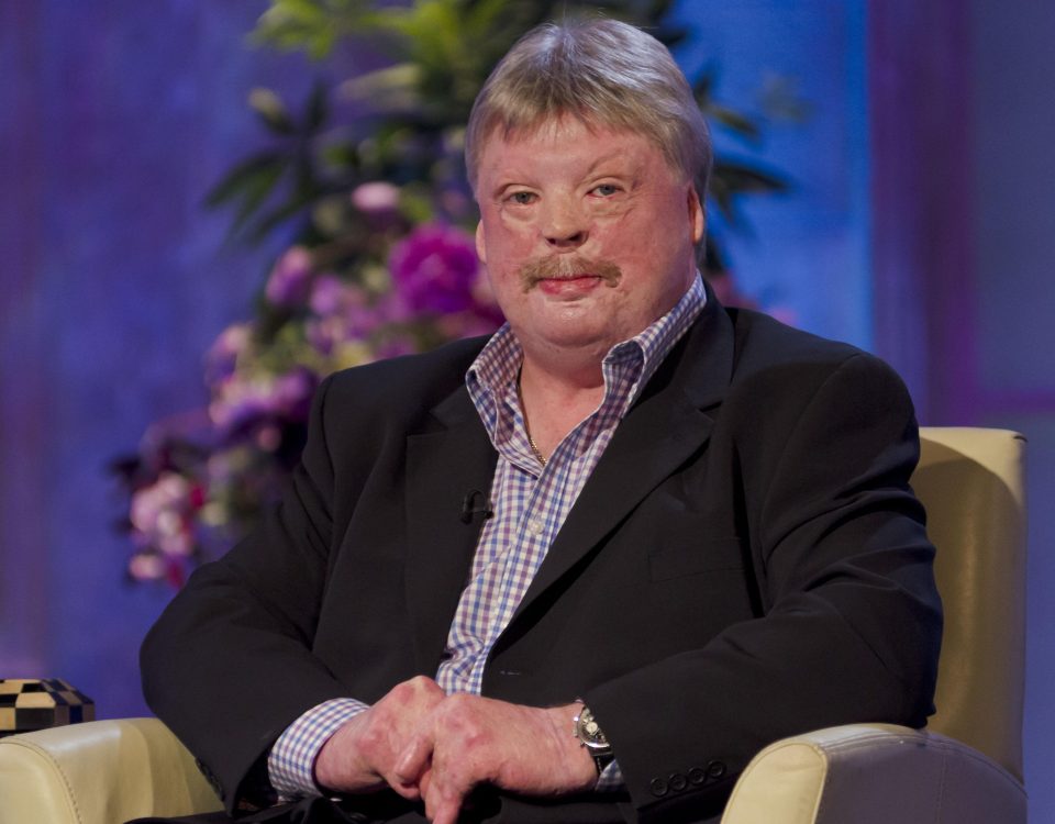  Simon Weston has urged everyone to proudly wear their poppy, and to truly appreciate what the symbol means