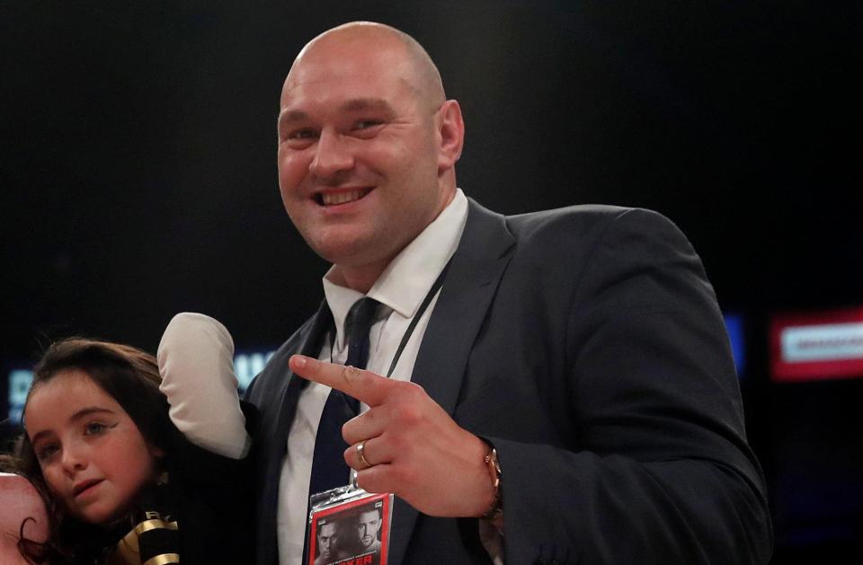  Tyson Fury has offered to step-in and replace the injured David Haye against Tony Bellew