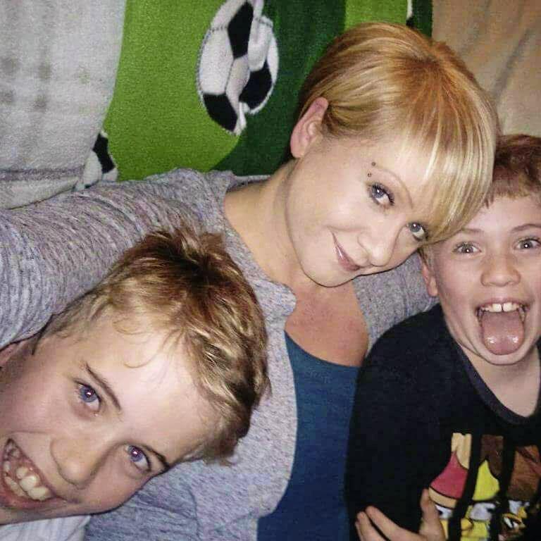  Nicola with her sons Joe and Jake. She is now receiving treatment at a clinic in Turkey