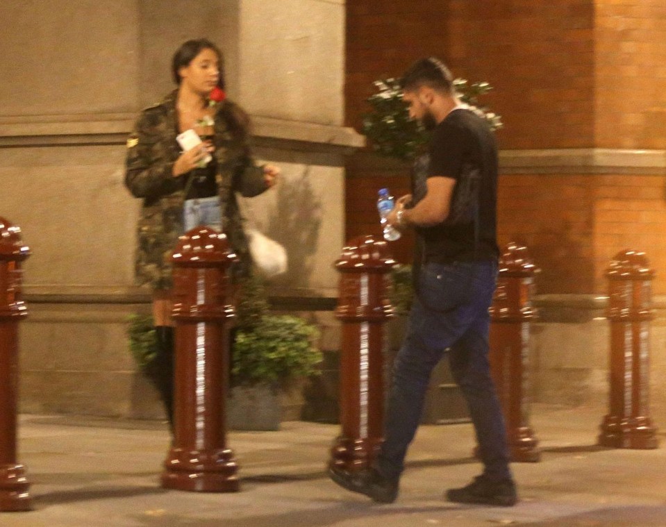 The pair were seen outside a shisha bar as they hailed a taxi in London