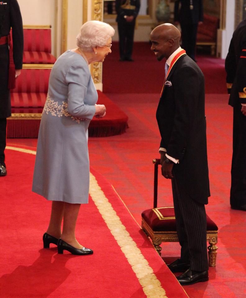  Mo Farah exchanges a few words with the Queen at the ceremony