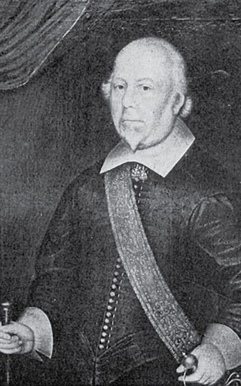  Lord Hussey, 1st Baron Hussey of Sleaford, was the great-great-great-grandfather of Captain Christopher Hussey