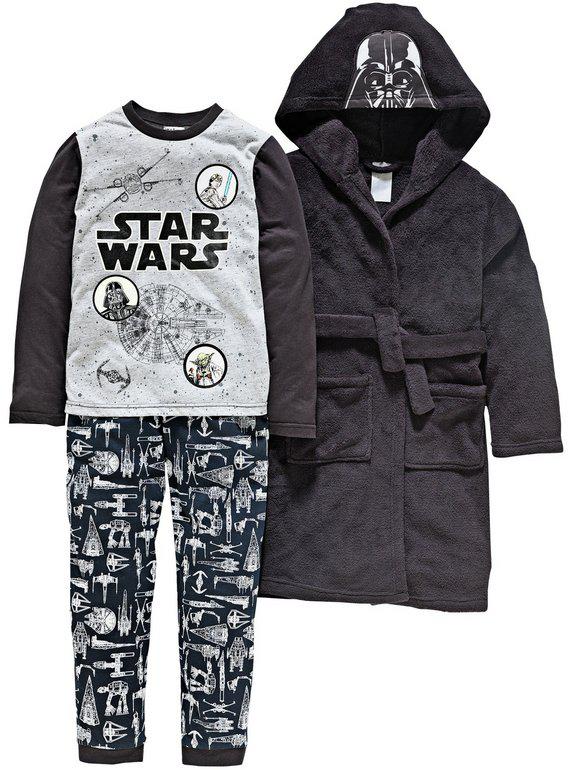 You can save £9 on this Star Wars nightwear set at Argos