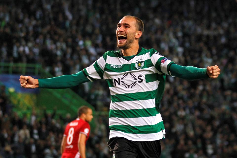  Bas Dost was on target twice as Sporting breezed past Olympiakos