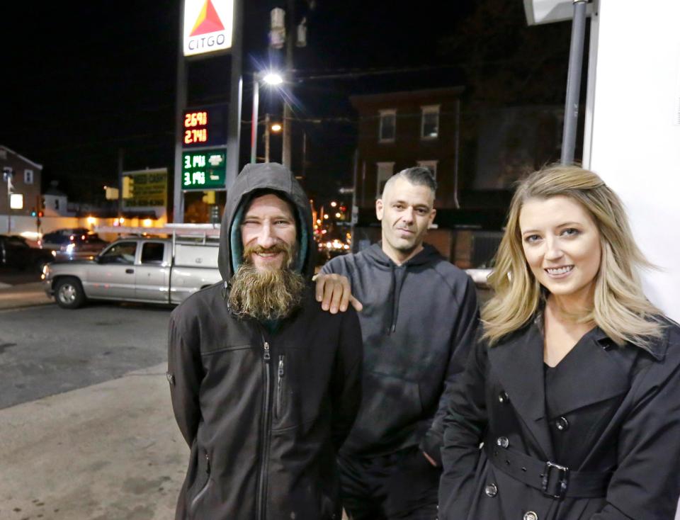  The generous ex-Marine, here with Kate and her boyfriend, used his last £15 to buy more petrol for Kate