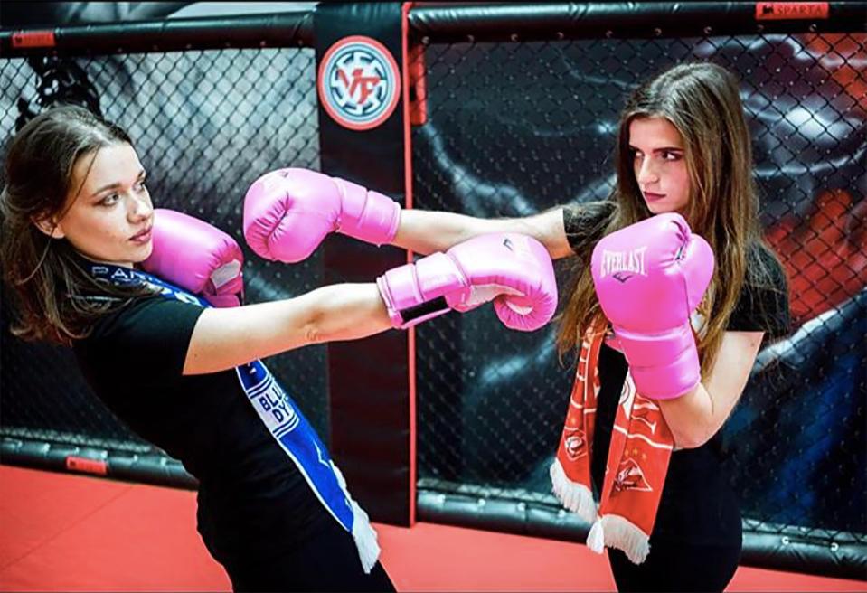 Fans of Spartak and Dynamo Moscow in ring 