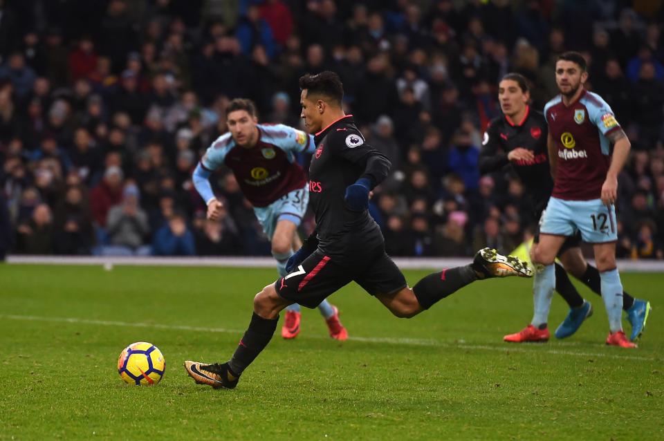  Alexis Sanchez drilled it low to the keeper's right to give Arsenal all three points