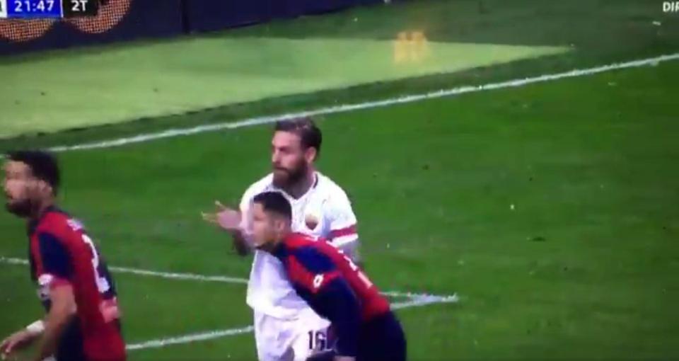  De Rossi's moment of madness was punished after the ref referred to the VAR