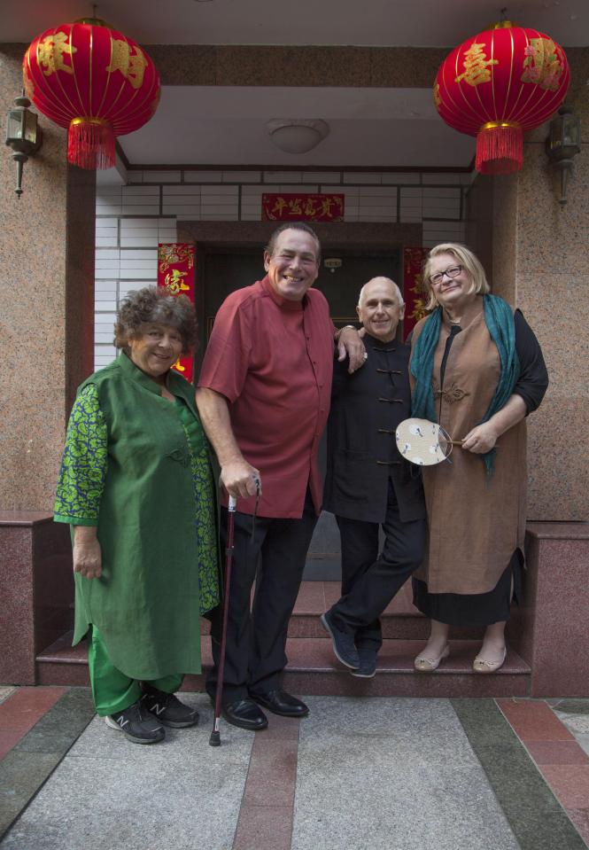  The show stars Miriam Margolyes, Wayne Sleep, Rosemary Shrager and Bobby George