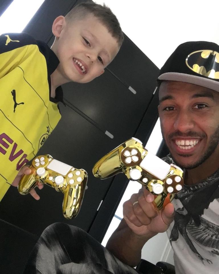 Pierre-Emerick Aubameyang has two kids, spoiling them to golden PlayStation controllers