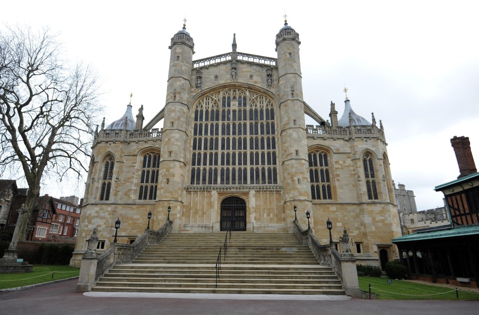 The couple are expected to pose for pictures on the steps of the chapel