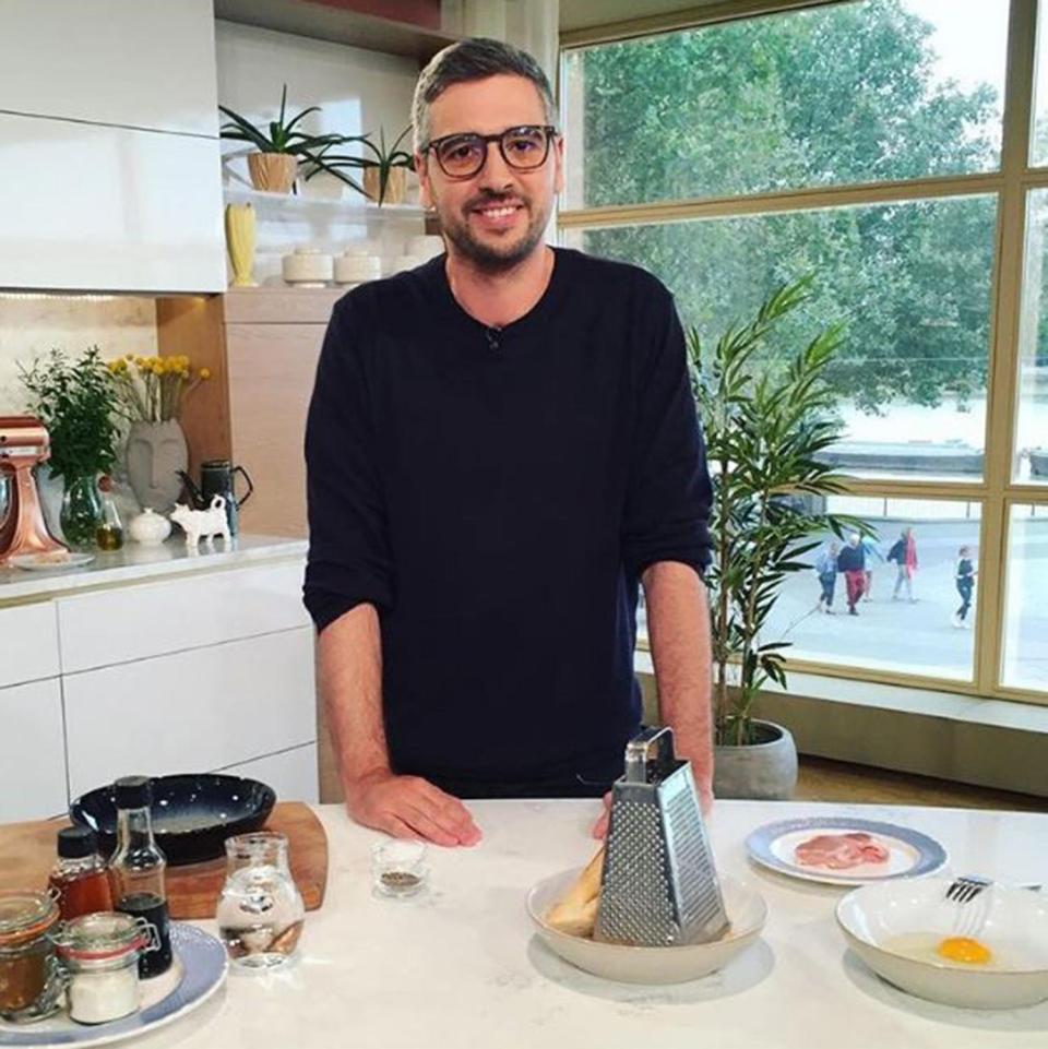  Let top chef Miguel Barclay show you how to make a delicious Christmas meal for only a quid