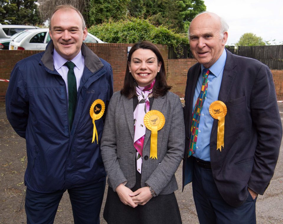  Some of those signing the card expressed support for Mr Goldsmith's Lib Dem rival Sarah Olney