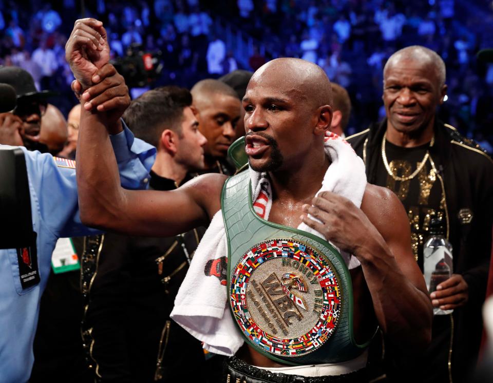  Floyd Mayweather Jr. was unbeaten in his fights while his dad lost 6 bouts