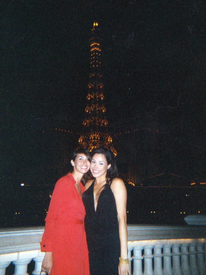  Ninaki and Meghan in Paris during their travels through Europe