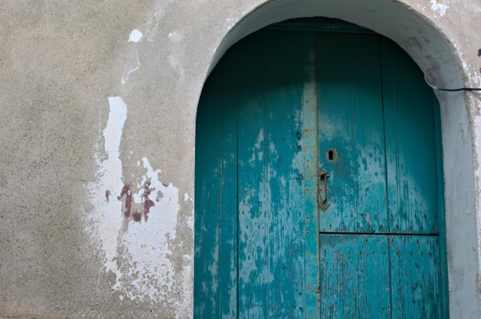  The fear of the town’s bad omen runs so deep that police won’t even punish visitors who speed down Colobraro’s mazelike roads out of fear of being cursed