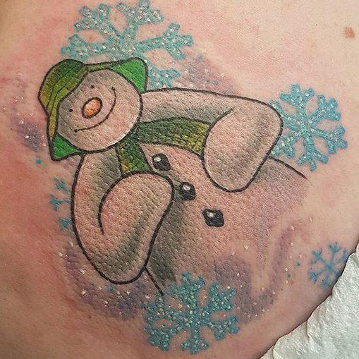  A festive fan had Raymond Briggs' adorable The Snowman doodled on his back