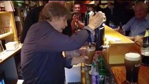  Mark Hamill tries his hand behind the bar in Ireland