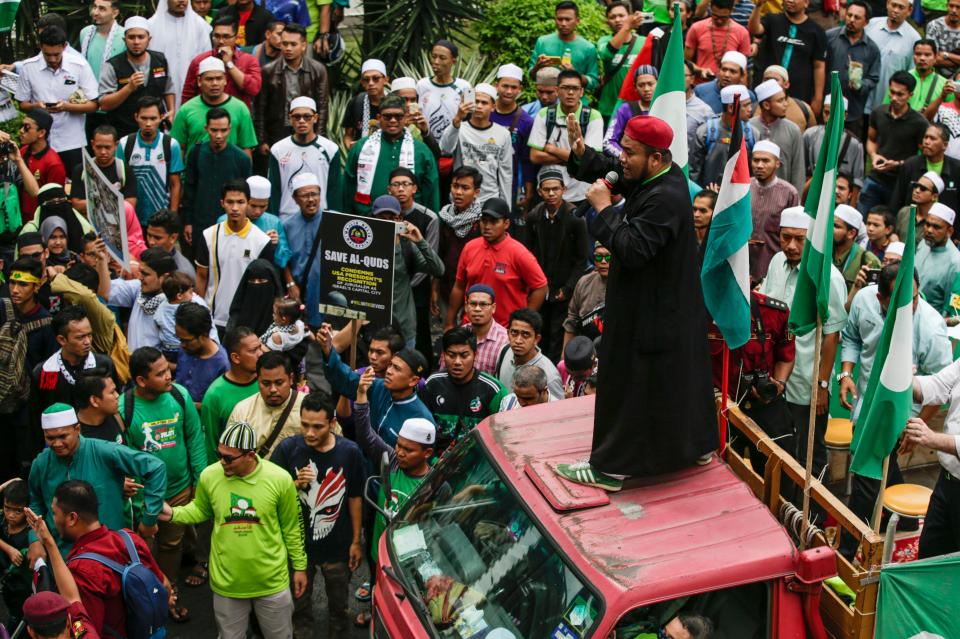  Thousands gathered in front of the US embassy in Kuala Lumpur, Malaysia, today