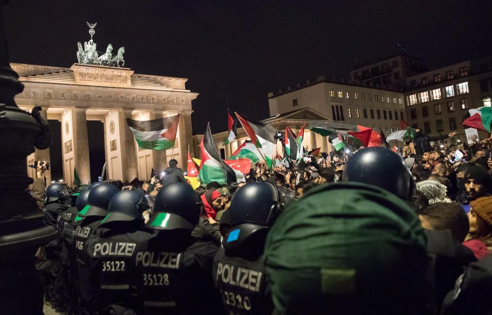  Police officers had to control the crowds in the city