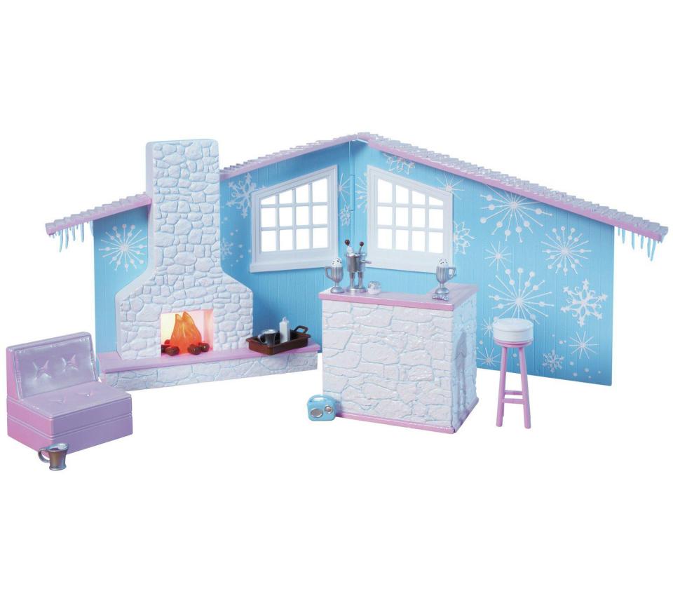 Bratz SnowKissed Winter Lodge Playset is now £15