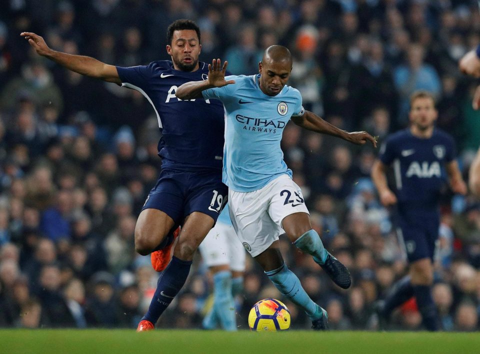 Fernandinho could be the next Man City midfielder to sign a new contract