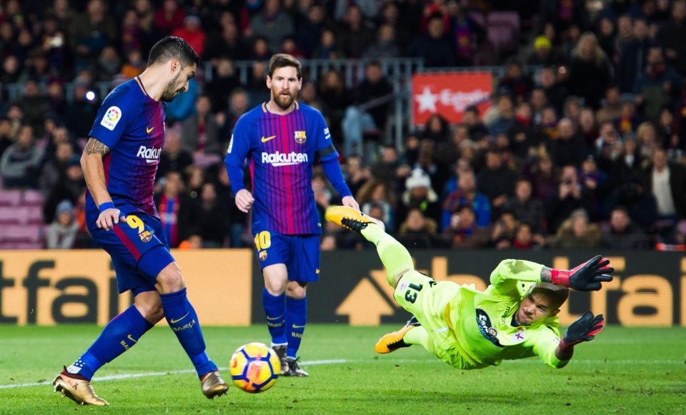  Barcelona teed Luis Suarez up twice with counter attacks