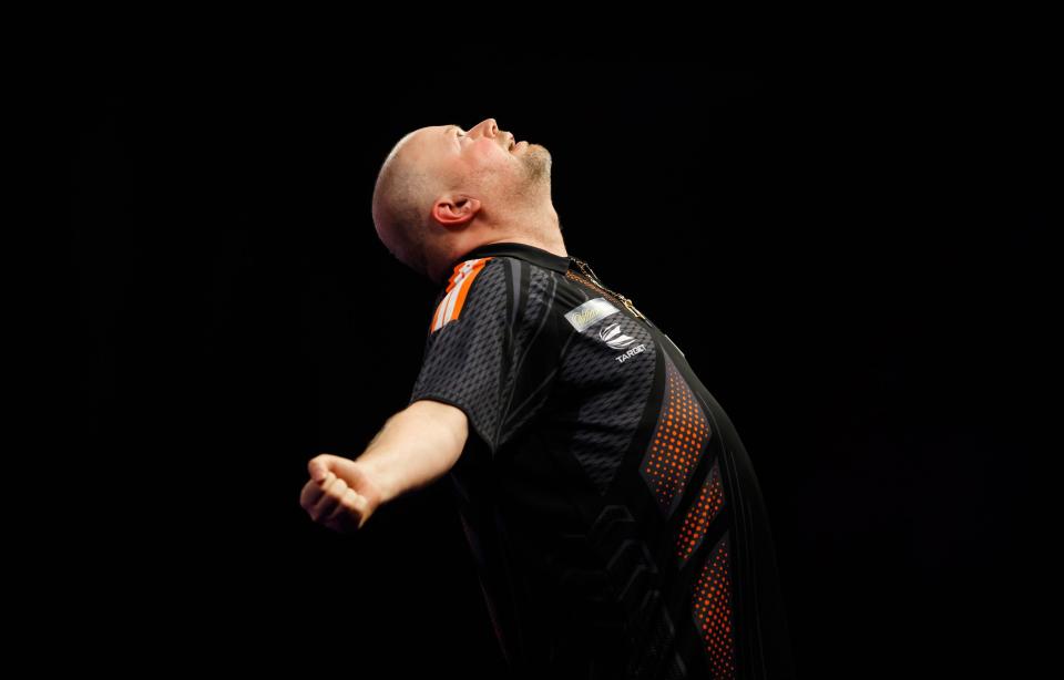 Raymond van Barneveld was a comfortable first-round winner