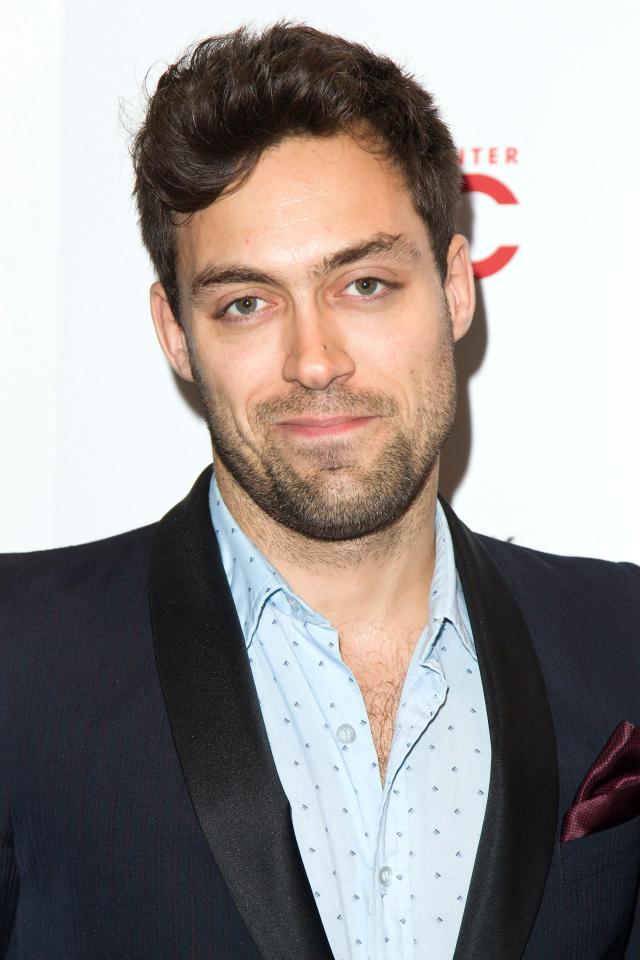  Alex Hassell is starring in new show The Miniaturist