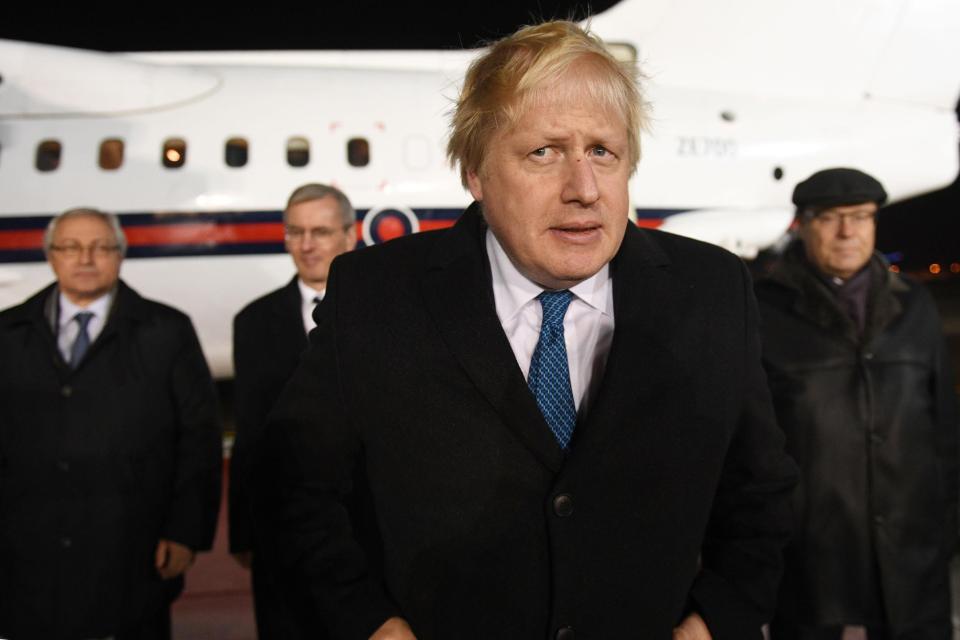  Boris Johnson threatened the Kremlin that Britain will retaliate to any future cyber attacks