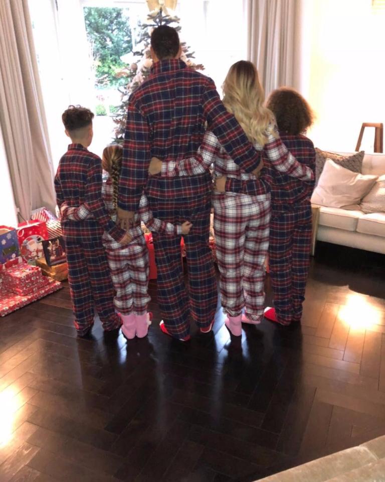  Kate later posted a photo of the family all cuddled up in their pajamas