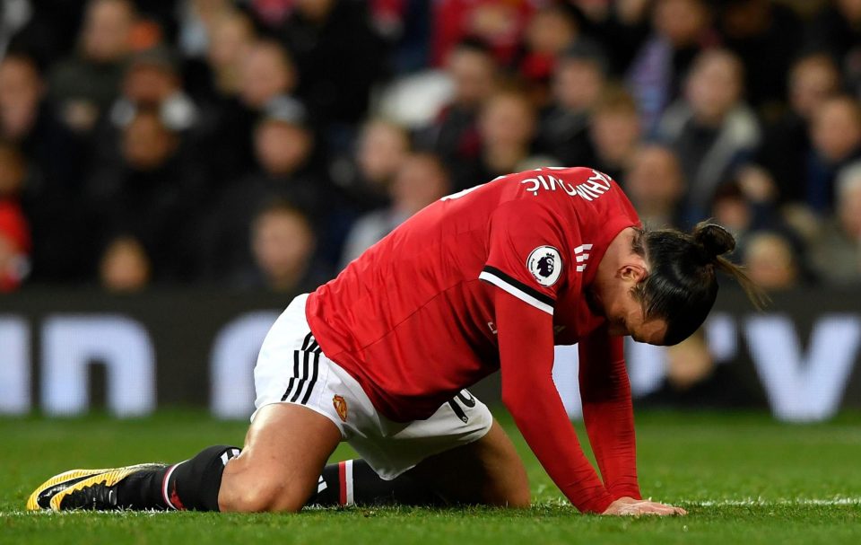  Zlatan Ibrahimovic picked up a knock against Burnley and will miss a month