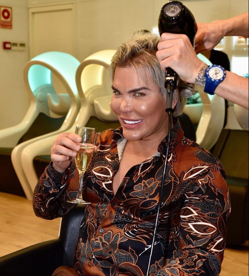  Rodrigo Alves says he no longer wants to be referred to as "Human Ken Doll"