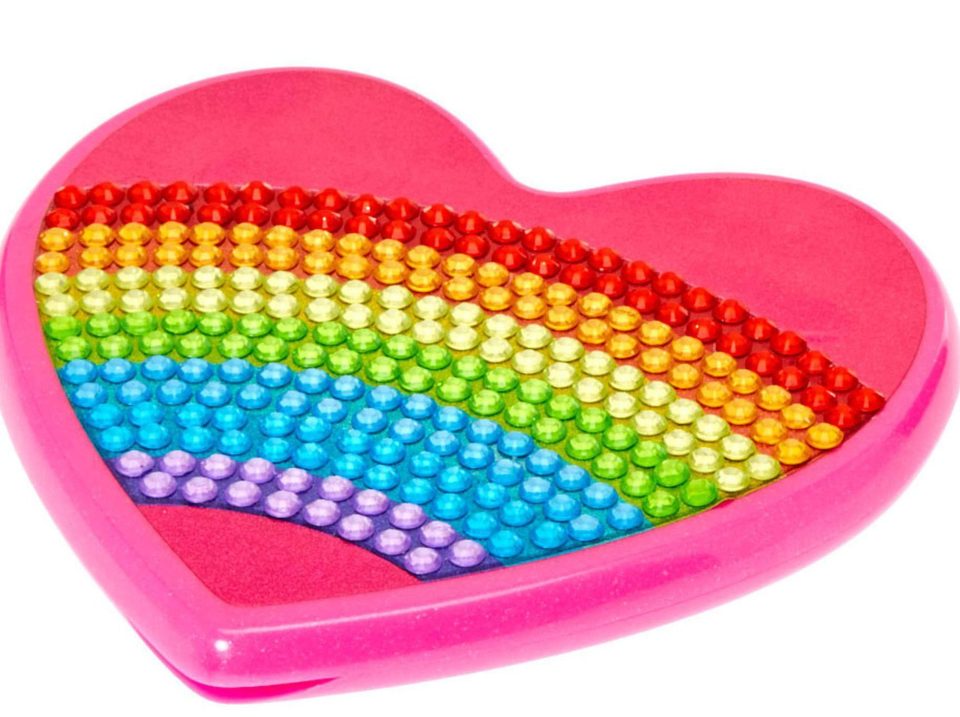 This Rainbow Heart Makeup set has also been removed from shelves