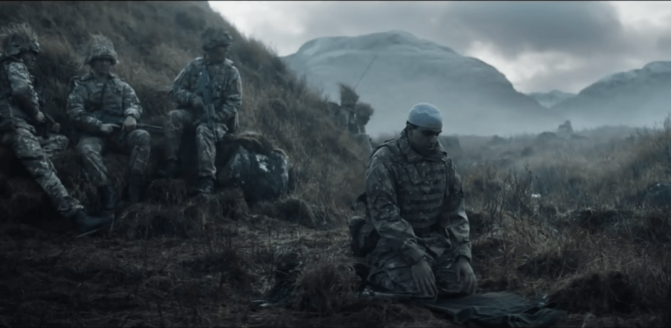 A new Army advert shows a Muslim soldier praying on the battlefield