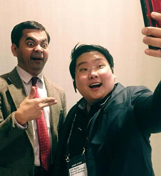 Fans love to get selfies with the impersonator after he rose to stardom