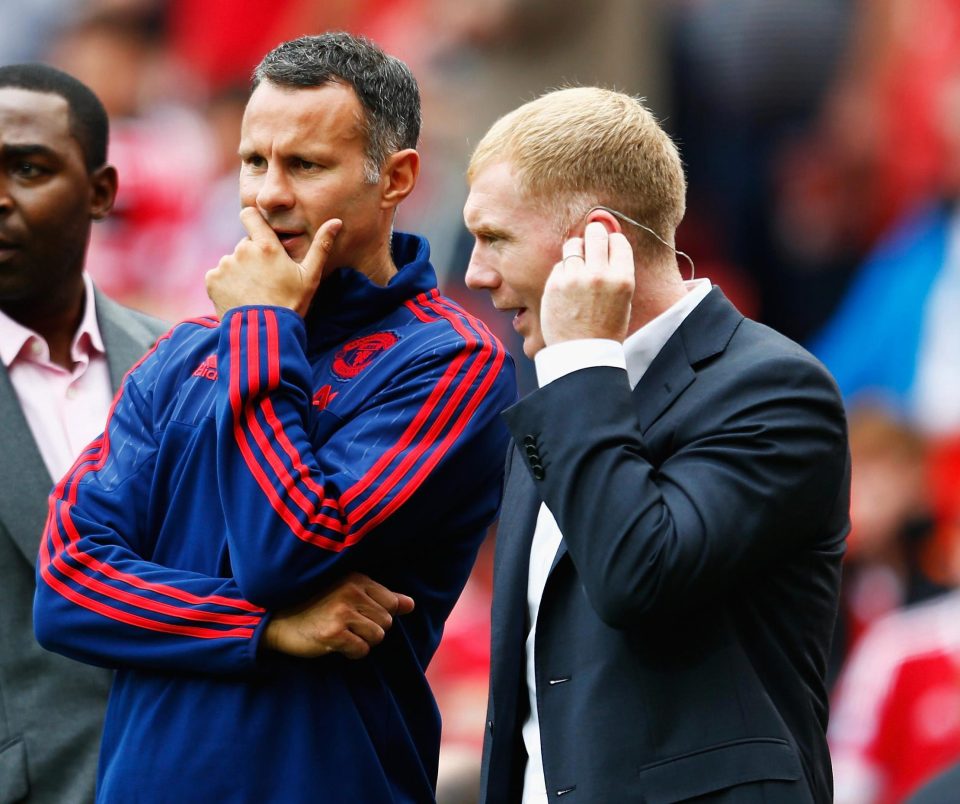  Ryan Giggs has admitted holding talks with Paul Scholes to join his Welsh revolution