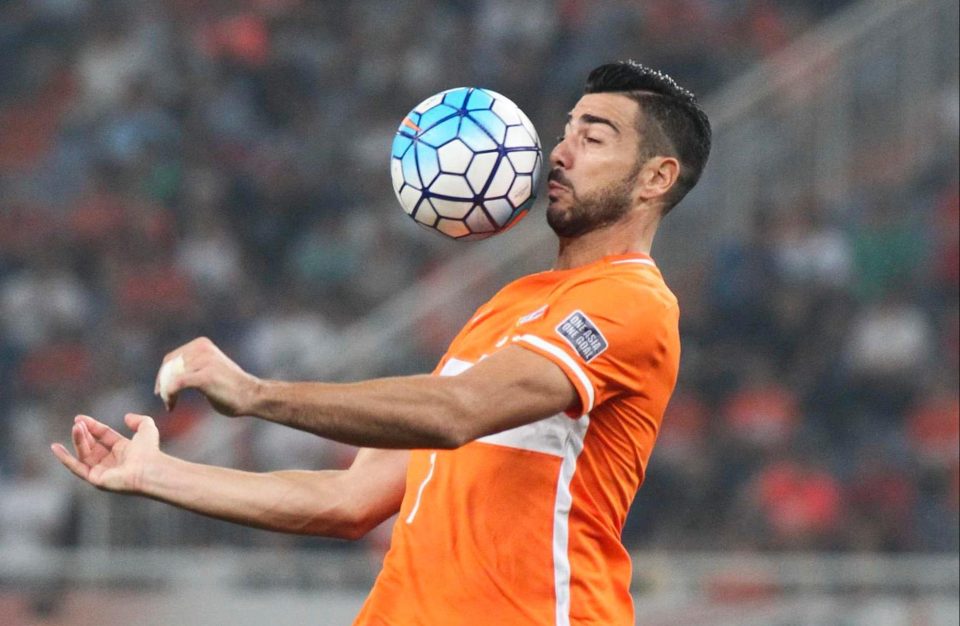 West Ham are in talks to sign Shandong Luneng striker Graziano Pelle