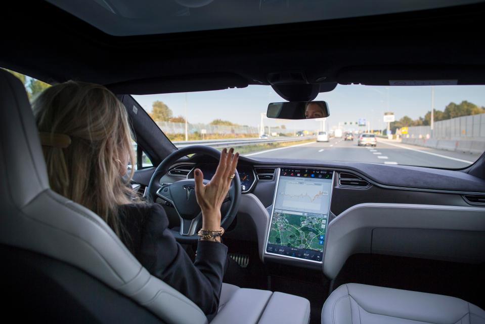  Tesla's Autopilot tech is supposed to be twice as safe as human drivers