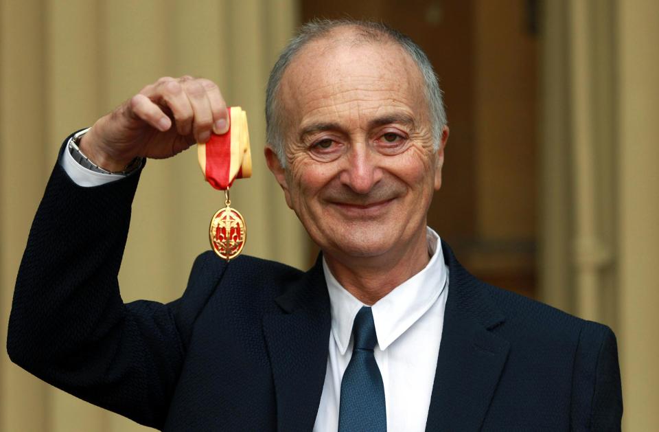  Sir Tony Robinson tweeted that Labour had been taken over by a 'leftist clique'